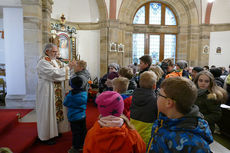 Krippenandacht mit Segnung der Kinder (Foto: Karl-Franz Thiede)